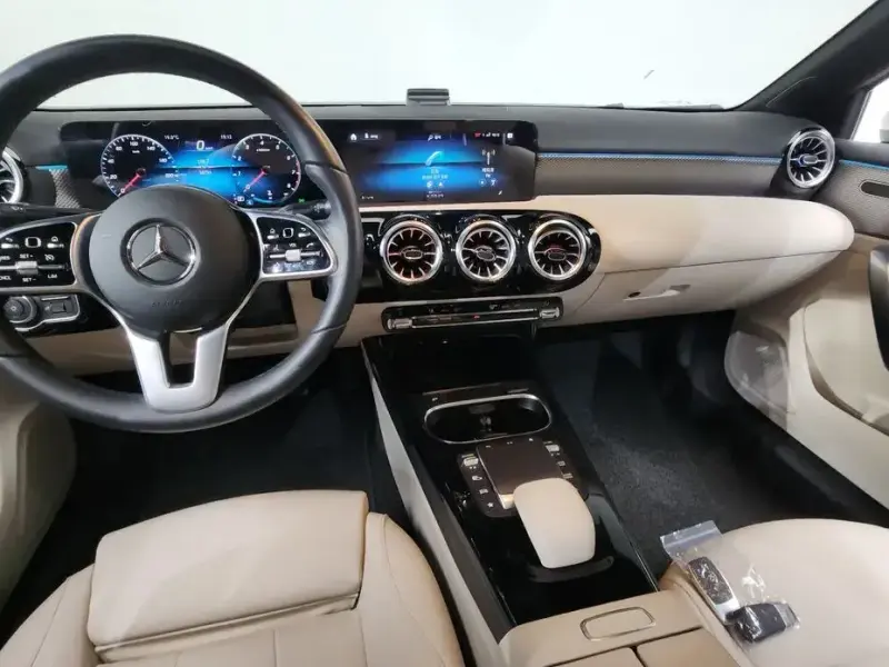 2022 Mercedes-Benz A-Класс с пробегом 50 736 км