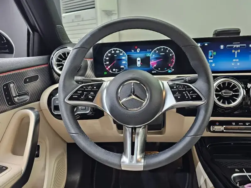 2025 Mercedes-Benz A-Класс с пробегом 14 439 км