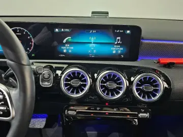 2022 Mercedes-Benz A-Класс с пробегом 19 677 км
