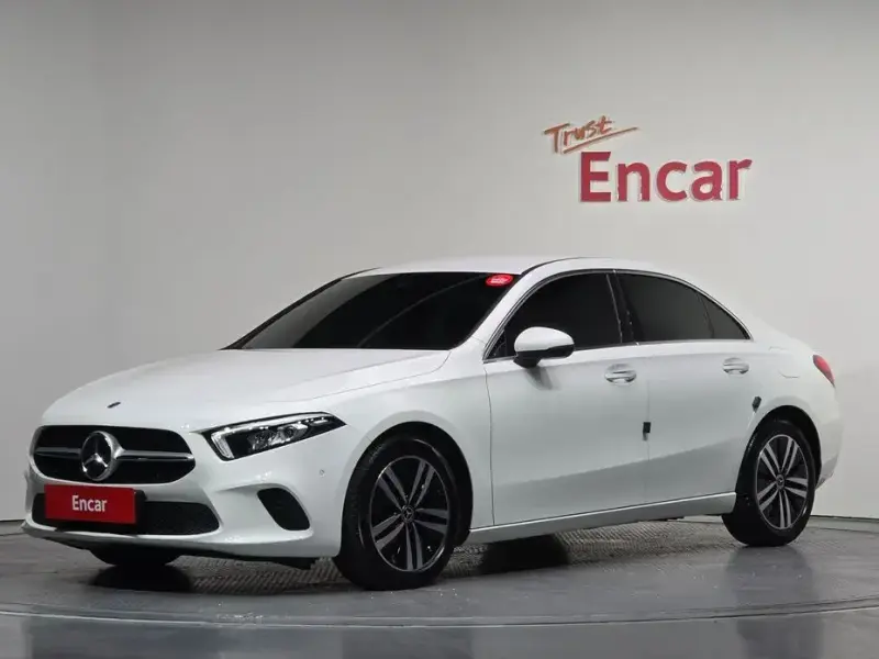 2022 Mercedes-Benz A-Класс с пробегом 10 555 км