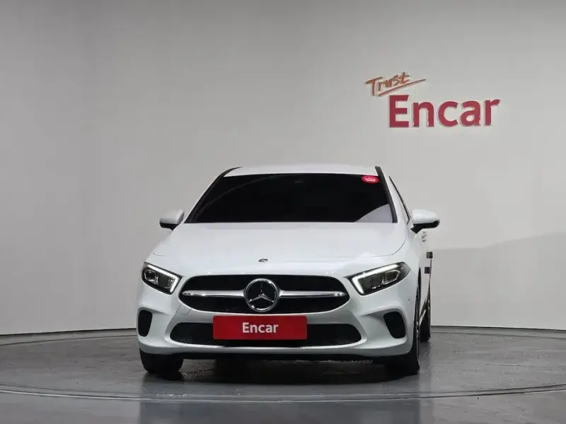 2022 Mercedes-Benz A-Класс с пробегом 10 555 км