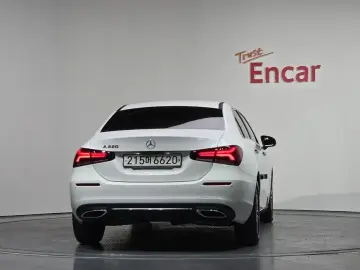 2022 Mercedes-Benz A-Класс с пробегом 10 555 км