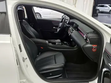 2022 Mercedes-Benz A-Класс с пробегом 10 555 км