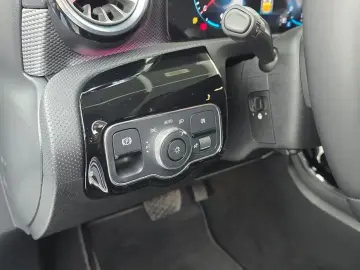 2022 Mercedes-Benz A-Класс с пробегом 10 555 км