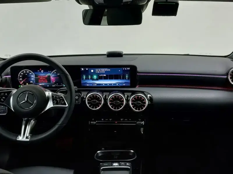 2025 Mercedes-Benz A-Класс с пробегом 3 080 км