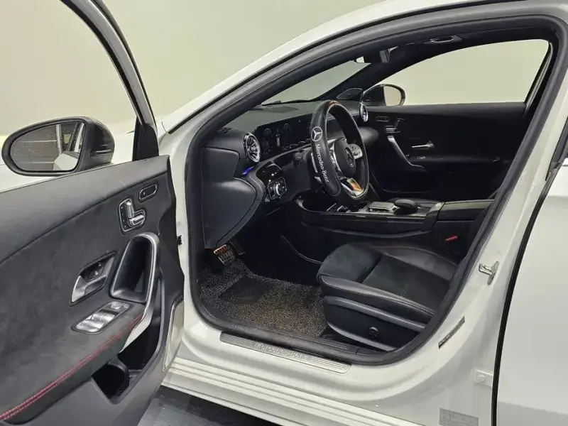 2022 Mercedes-Benz A-Класс с пробегом 52 266 км