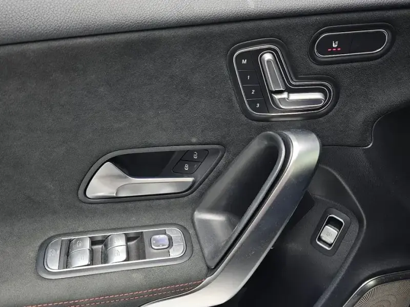 2022 Mercedes-Benz A-Класс с пробегом 52 266 км