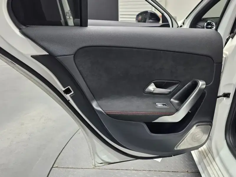 2022 Mercedes-Benz A-Класс с пробегом 52 266 км