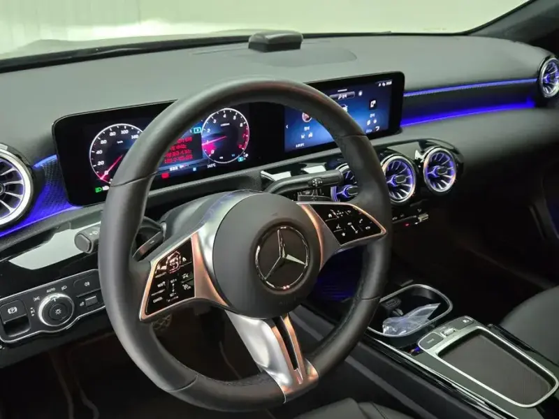 2024 Mercedes-Benz A-Класс с пробегом 915 км