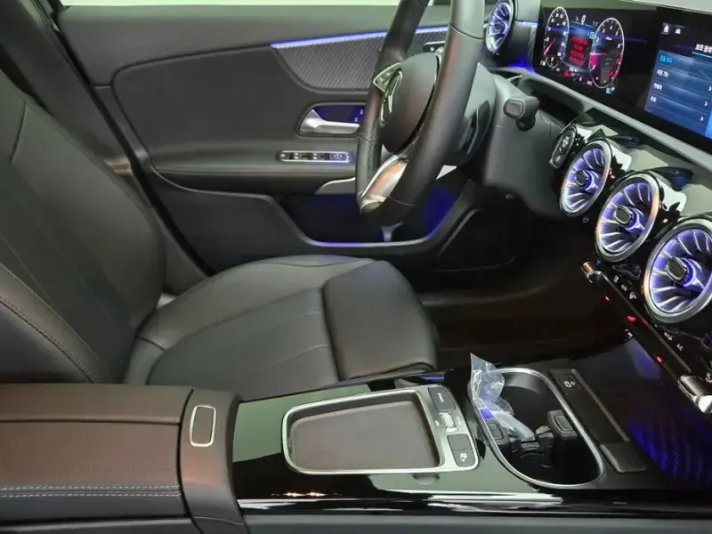 2024 Mercedes-Benz A-Класс с пробегом 915 км