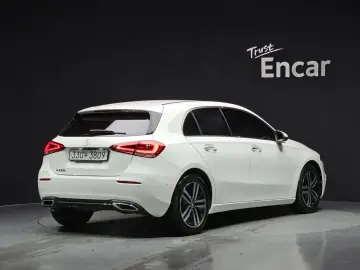 2022 Mercedes-Benz A-Класс с пробегом 14 910 км