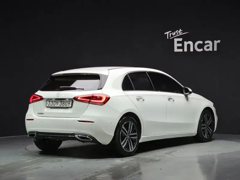 2022 Mercedes-Benz A-Класс с пробегом 14 910 км