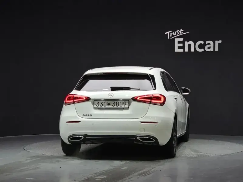 2022 Mercedes-Benz A-Класс с пробегом 14 910 км