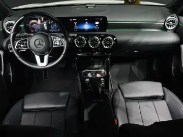 2022 Mercedes-Benz A-Класс с пробегом 14 910 км