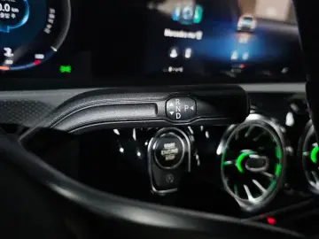 2022 Mercedes-Benz A-Класс с пробегом 14 910 км
