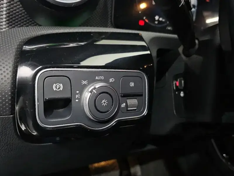 2022 Mercedes-Benz A-Класс с пробегом 14 910 км