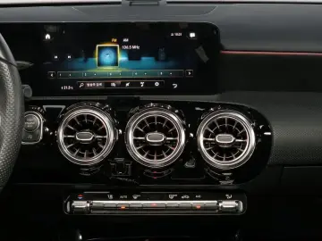 2022 Mercedes-Benz A-Класс с пробегом 31 678 км