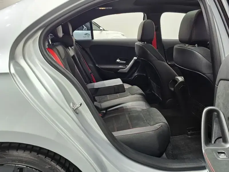 2023 Mercedes-Benz A-Класс с пробегом 38 502 км