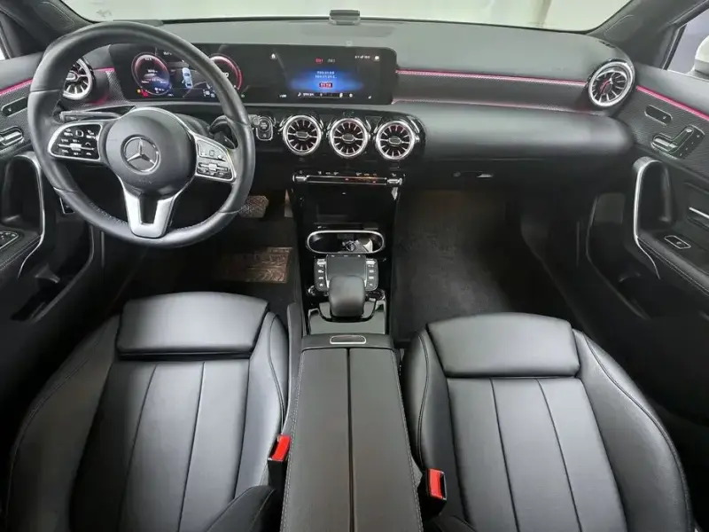 2022 Mercedes-Benz A-Класс с пробегом 35 746 км