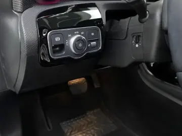 2022 Mercedes-Benz A-Класс с пробегом 35 746 км