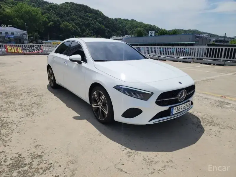 2023 Mercedes-Benz A-Класс с пробегом 17 457 км
