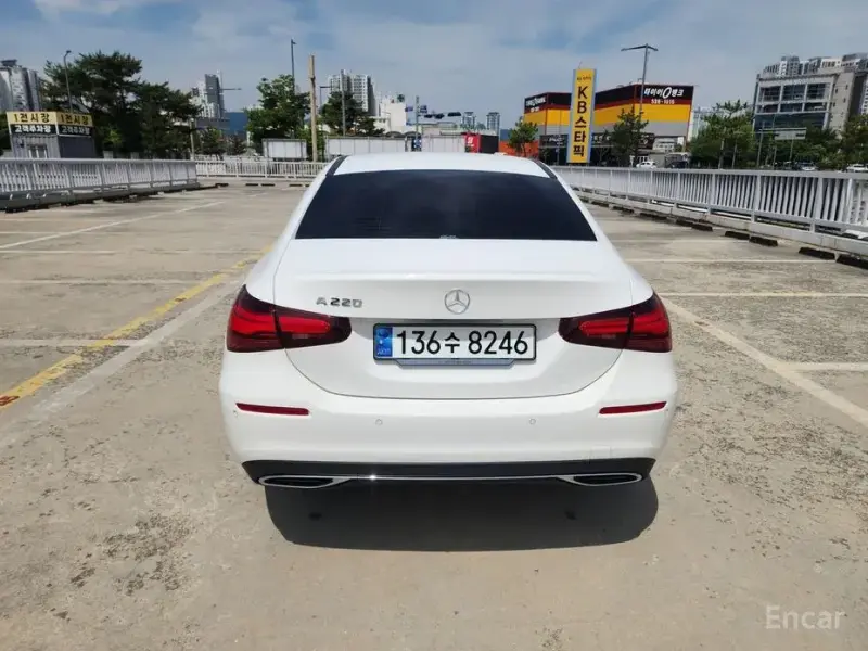 2023 Mercedes-Benz A-Класс с пробегом 17 457 км