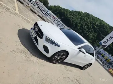 2023 Mercedes-Benz A-Класс с пробегом 17 457 км