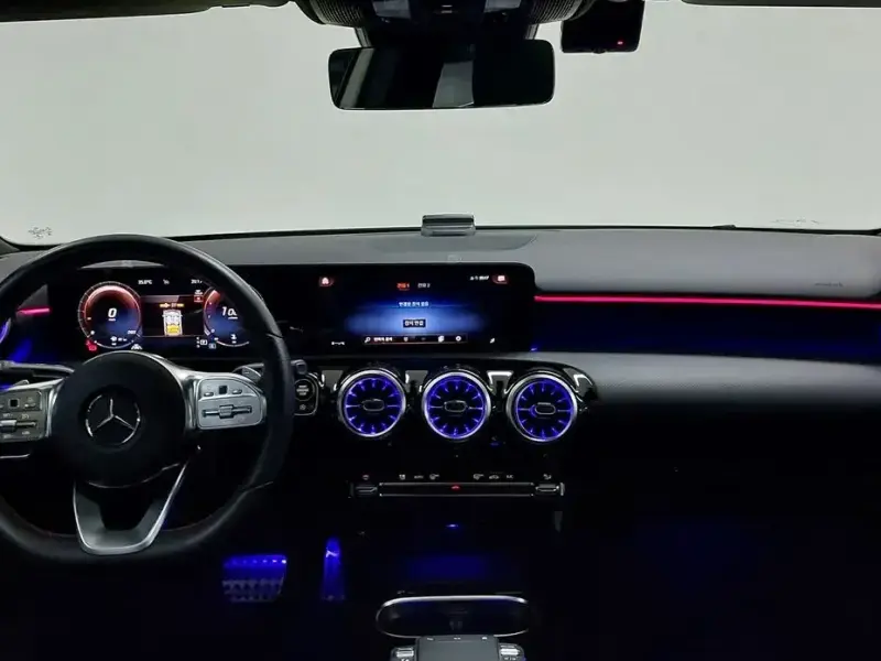 2023 Mercedes-Benz A-Класс с пробегом 18 636 км