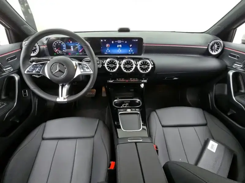 2025 Mercedes-Benz A-Класс с пробегом 1 272 км