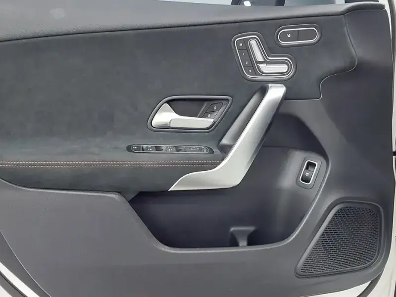 2023 Mercedes-Benz A-Класс с пробегом 18 636 км