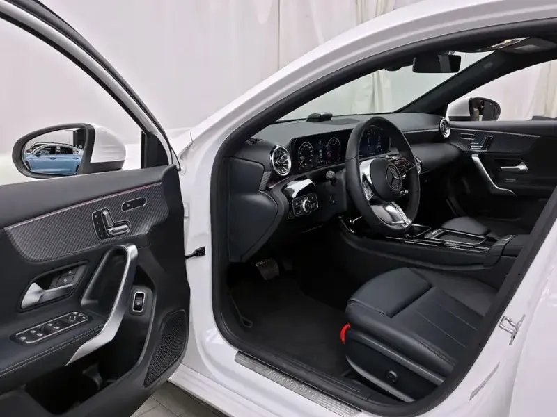2025 Mercedes-Benz A-Класс с пробегом 1 272 км