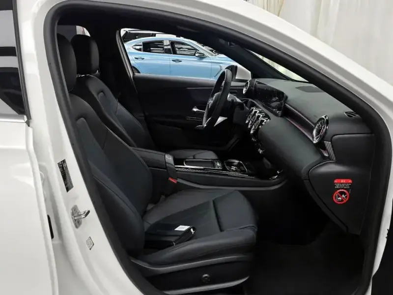 2025 Mercedes-Benz A-Класс с пробегом 1 272 км