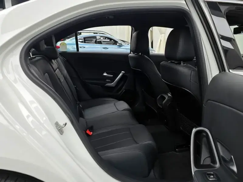 2025 Mercedes-Benz A-Класс с пробегом 1 272 км