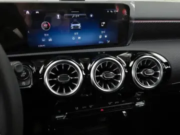 2025 Mercedes-Benz A-Класс с пробегом 1 272 км