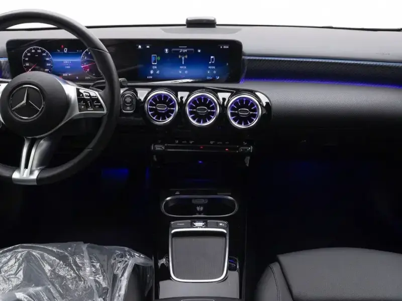 2024 Mercedes-Benz A-Класс с пробегом 1 084 км