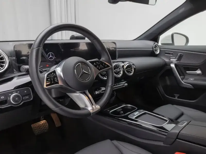 2025 Mercedes-Benz A-Класс с пробегом 1 398 км