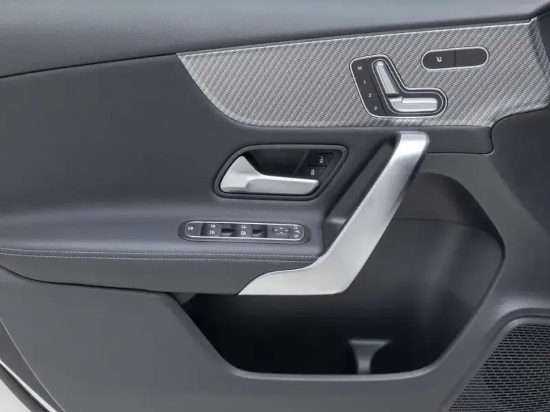 2025 Mercedes-Benz A-Класс с пробегом 1 398 км