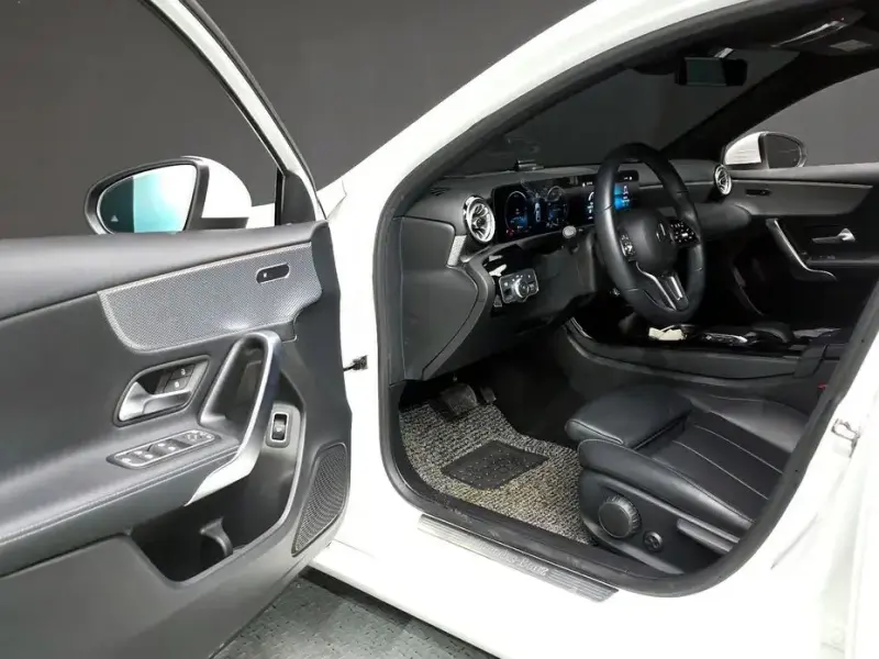 2022 Mercedes-Benz A-Класс с пробегом 25 461 км