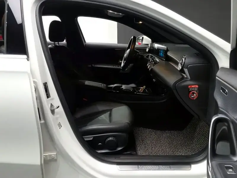 2022 Mercedes-Benz A-Класс с пробегом 25 461 км