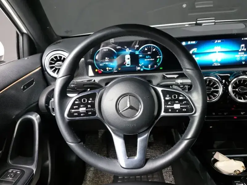 2022 Mercedes-Benz A-Класс с пробегом 25 461 км
