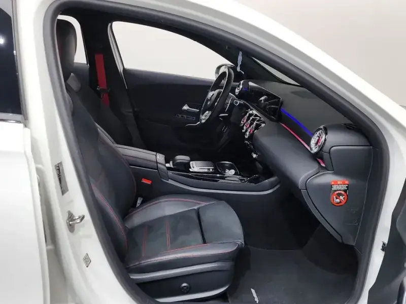 2023 Mercedes-Benz A-Класс с пробегом 82 679 км