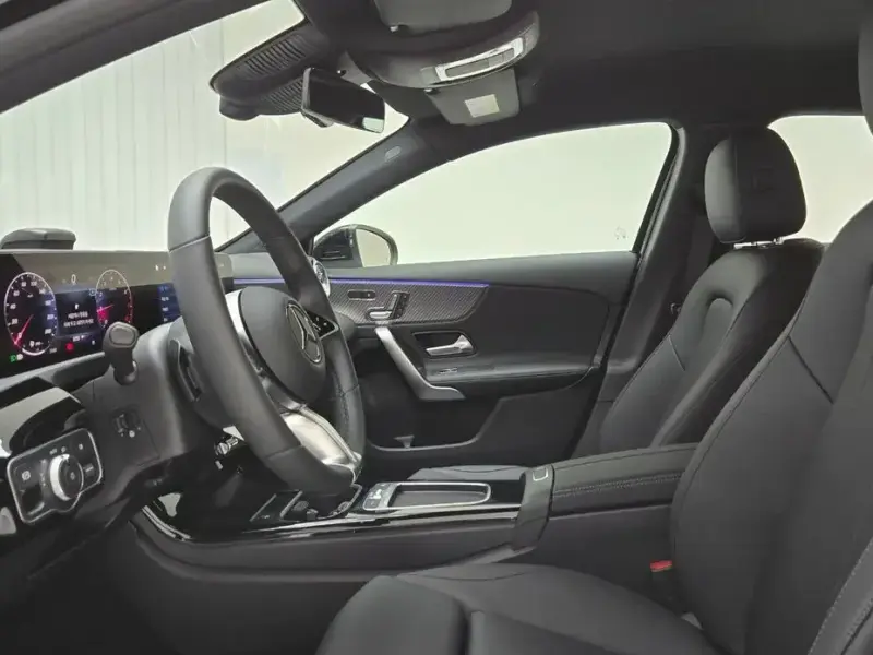 2025 Mercedes-Benz A-Класс с пробегом 556 км