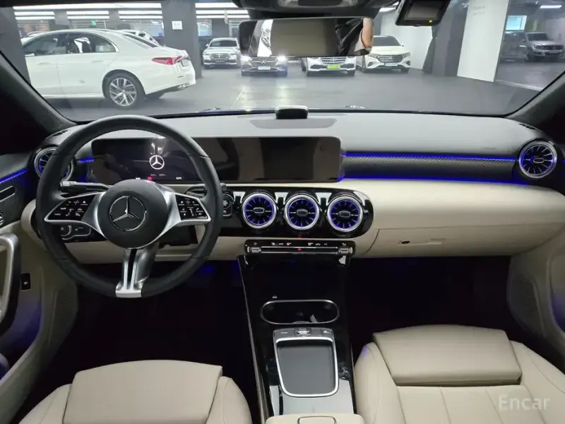 2025 Mercedes-Benz A-Класс с пробегом 10 100 км