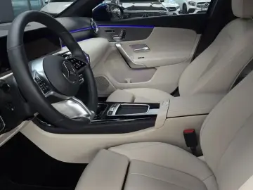2025 Mercedes-Benz A-Класс с пробегом 10 100 км