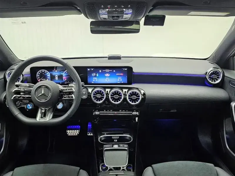 2025 Mercedes-Benz A-Класс с пробегом 2 405 км