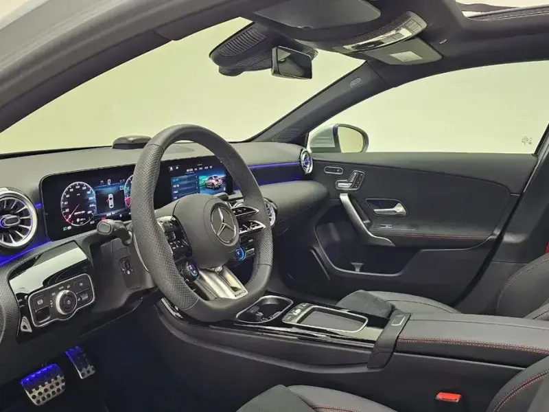 2025 Mercedes-Benz A-Класс с пробегом 2 405 км