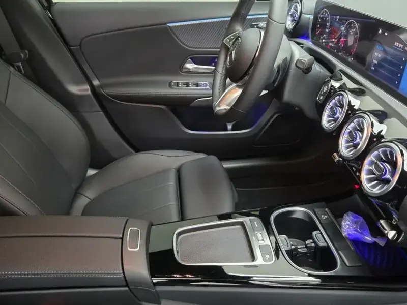 2024 Mercedes-Benz A-Класс с пробегом 787 км