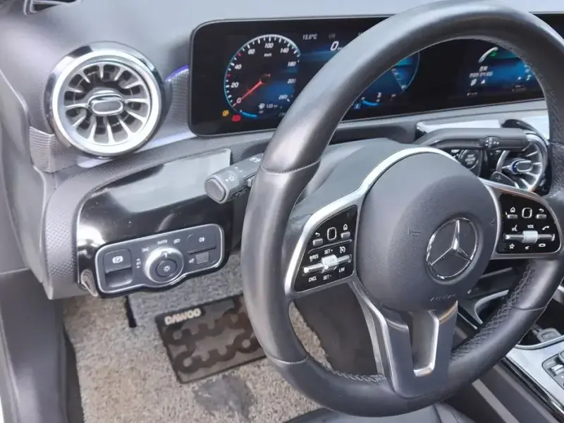 2022 Mercedes-Benz A-Класс с пробегом 91 082 км
