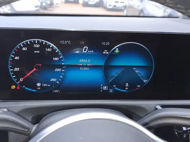 2022 Mercedes-Benz A-Класс с пробегом 91 082 км