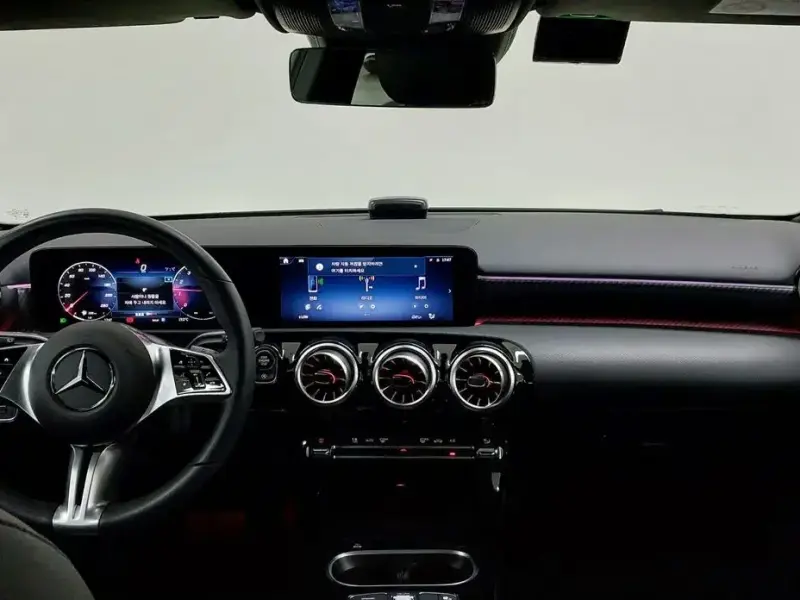 2025 Mercedes-Benz A-Класс с пробегом 1 429 км